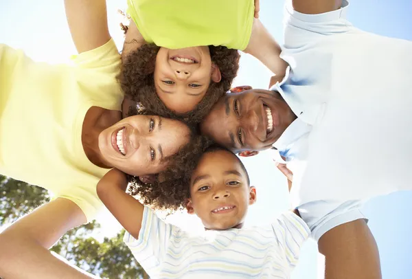 Família feliz em momento de união